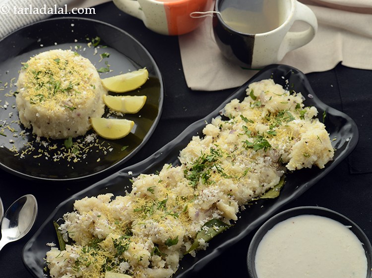 Step 19 – <strong>Serve street style upma</strong>&nbsp;immediately.