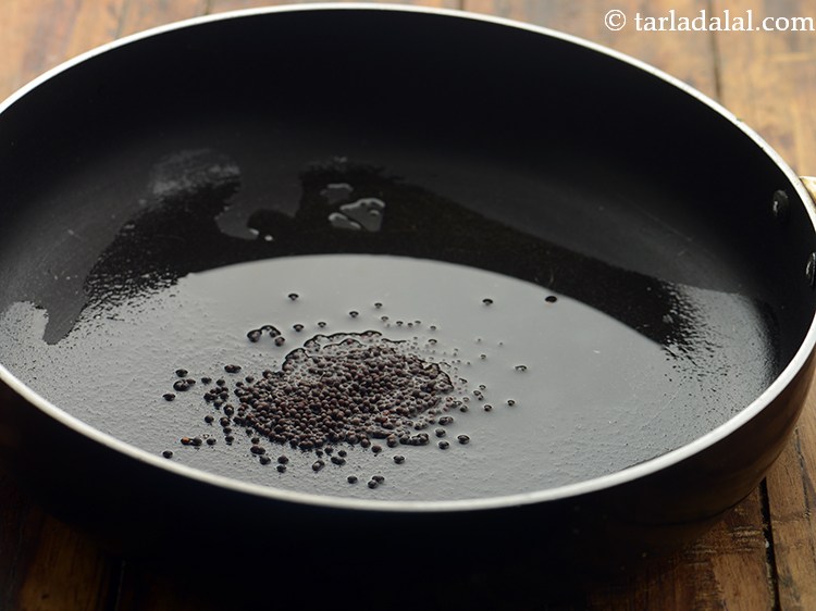 Step 4 – Add mustard seeds.