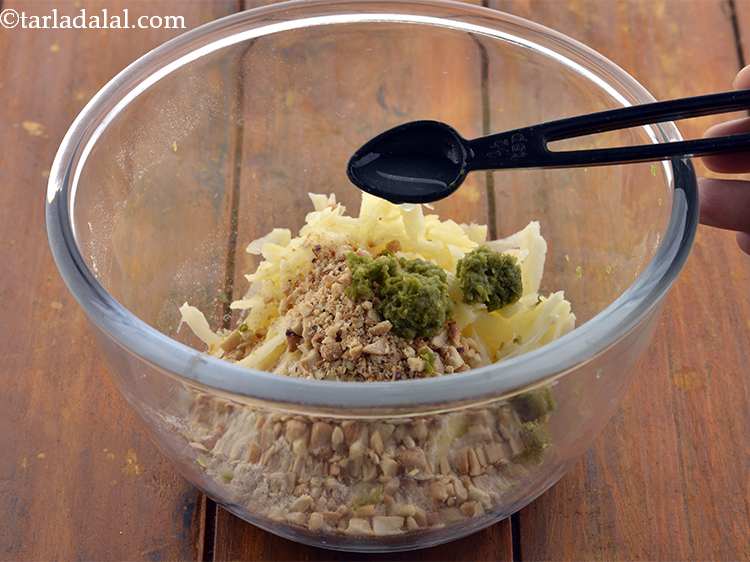 Step 9 – Now add lemon juice for a hint of tanginess.