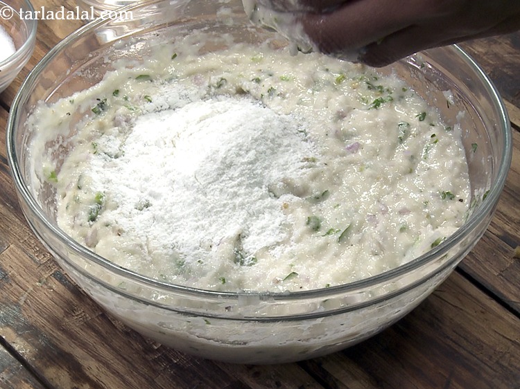 Step 17 – Add 2 tbsp&nbsp;<a href="https://www.tarladalal.com/glossary-rice-flour-chawal-ka-atta-534i">rice flour (chawal ka atta)</a>.