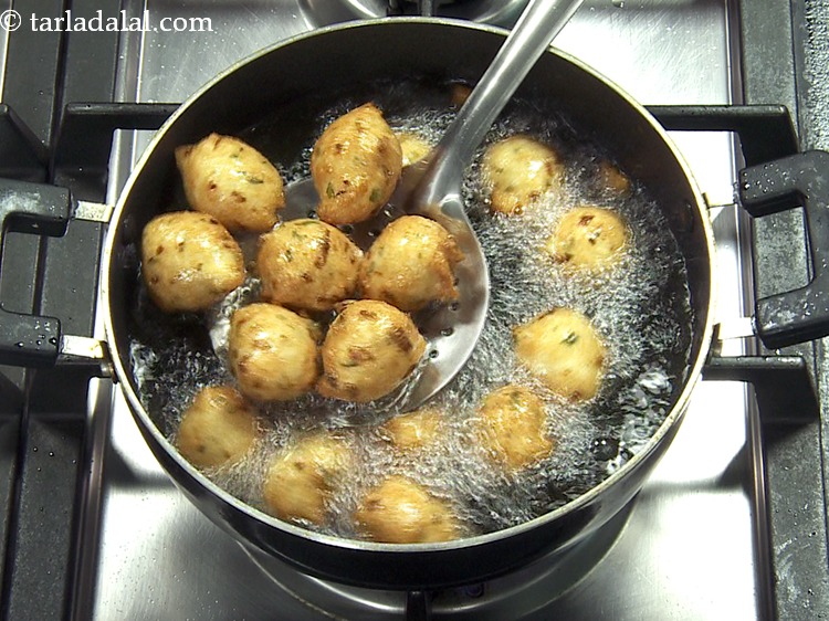 Step 23 – Deep-fry till they turn golden brown in colour from all the sides.