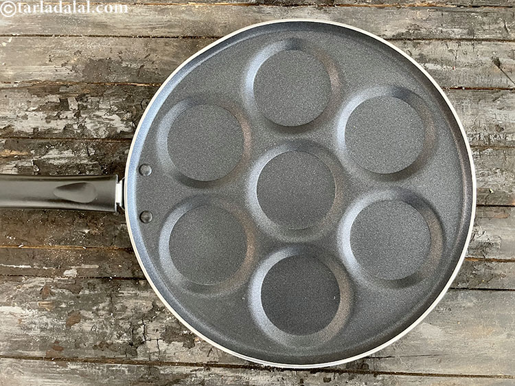 Step 7 – <meta charset="UTF-8" /><strong>This is what an uttapam pan looks like.&nbsp;</strong>I bought mine on Amazon for …