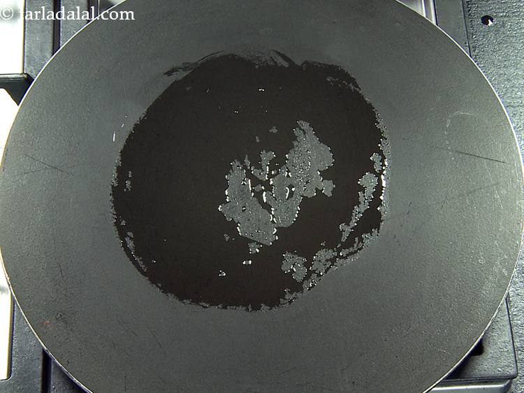 Step 1 – To prepare <meta charset="UTF-8" /><strong>uttapam pizza recipe&nbsp;|&nbsp;tava uttapam pizza recipe|&nbsp;uttapam pizza with dosa batter&nbsp;|&nbsp;vegetable uttapam …