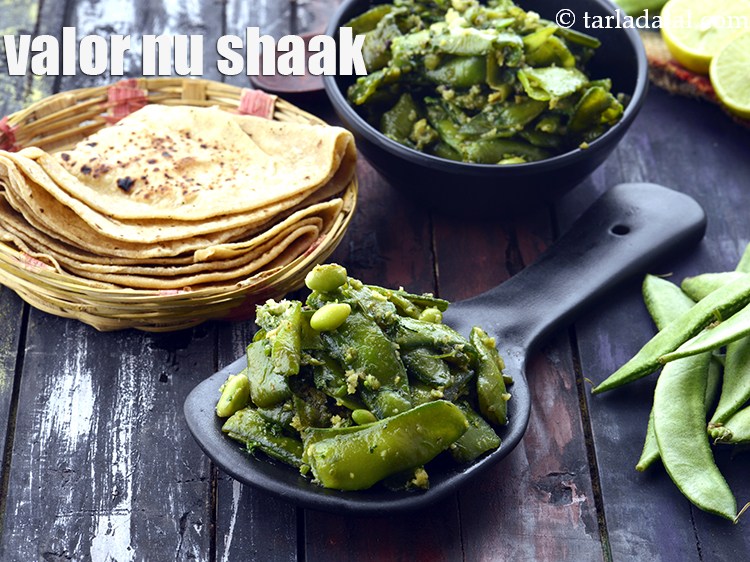 Step 31 – serve hot with <a href="https://www.tarladalal.com/chapati-healthy-chapati-for-weight-loss-7608r" target="_blank">chapatis</a>.&nbsp;