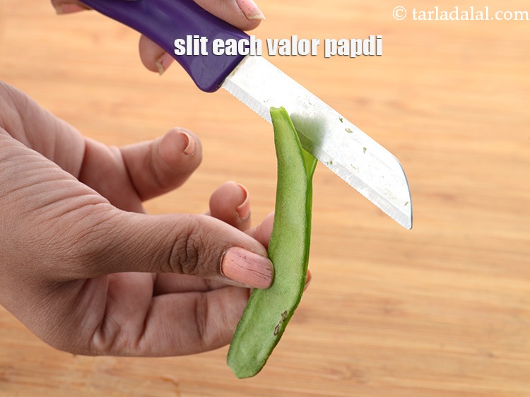 Step 8 – Slit each valor papdi slightly using a knife.&nbsp;