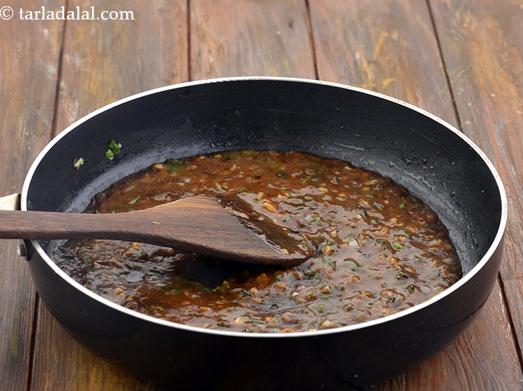 स्टेप 38 – अच्छी तरह मिलाएं और तेज आंच पर १ मिनट तक …