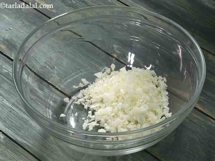 स्टेप 2 – <strong>वेज पकोड़ा रेसिपी</strong> बनाने के लिए | <strong>मिक्स वेजिटेबल पकोड़ा …