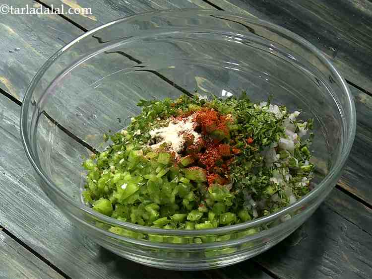 स्टेप 10 – हींग डालें। यह न केवल एक अच्छा स्वाद देता है, …