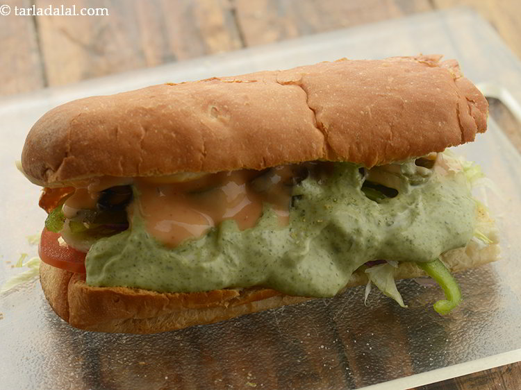 स्टेप 28 – इसे टोस्टेड फ्रेंच ब्रेड के ऊपरी हिस्से के साथ सैंडविच …