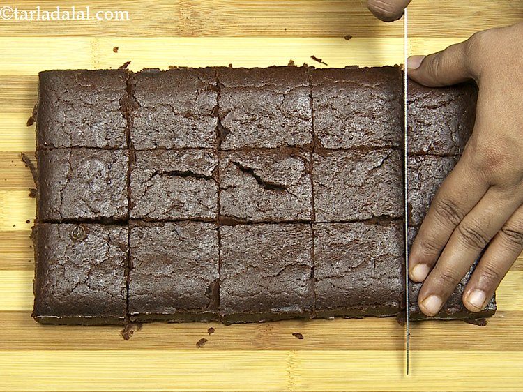 Step 19 – Cut&nbsp;<strong>Vegan Chocolate Cake</strong>&nbsp;into 15 equal square pieces.
