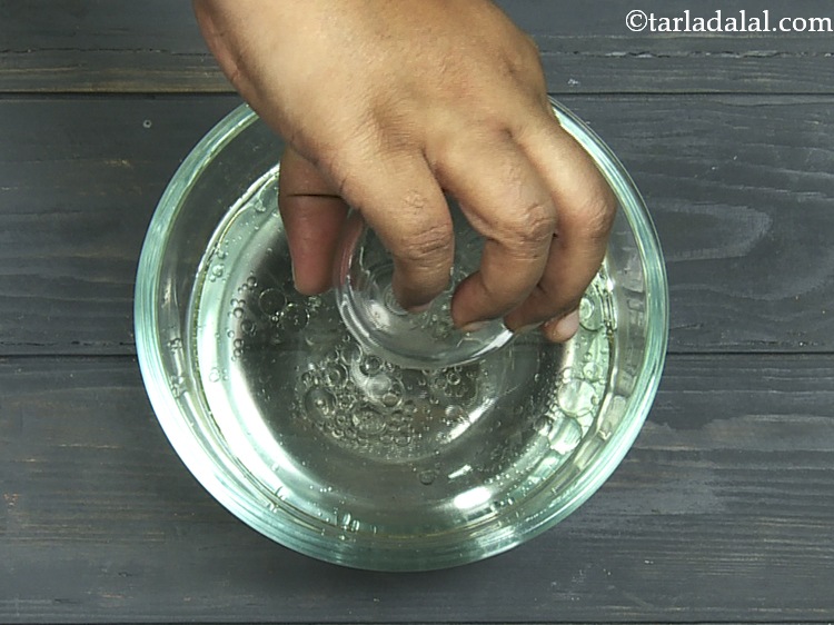 Step 4 – Add vinegar. You can even make use of lemon juice if vinegar is not available.