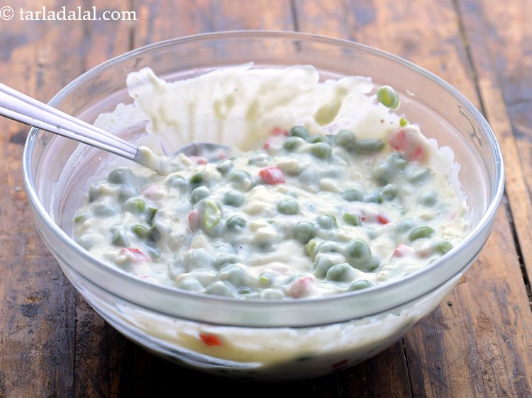 स्टेप 12 – अच्छी तरह से मिलाएं और हमारा <strong>वेजिटेबल औ ग्रेटिन </strong>को …