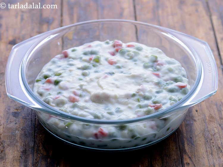 स्टेप 13 – एक ओवन प्रूफ बाउल में डालें।