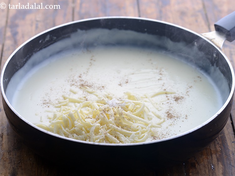 स्टेप 8 – नमक डालें। हमने सब्जियों को उबालते समय नमक जोड़ा है, …