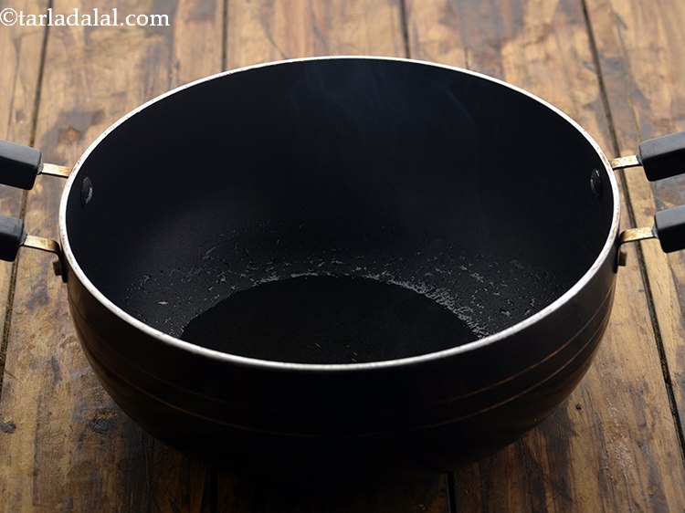 स्टेप 10 – <strong>वेजिटेबल बिरयानी</strong> की वेजिटेबल ग्रेवी बनाने के लिए | <strong>३ …