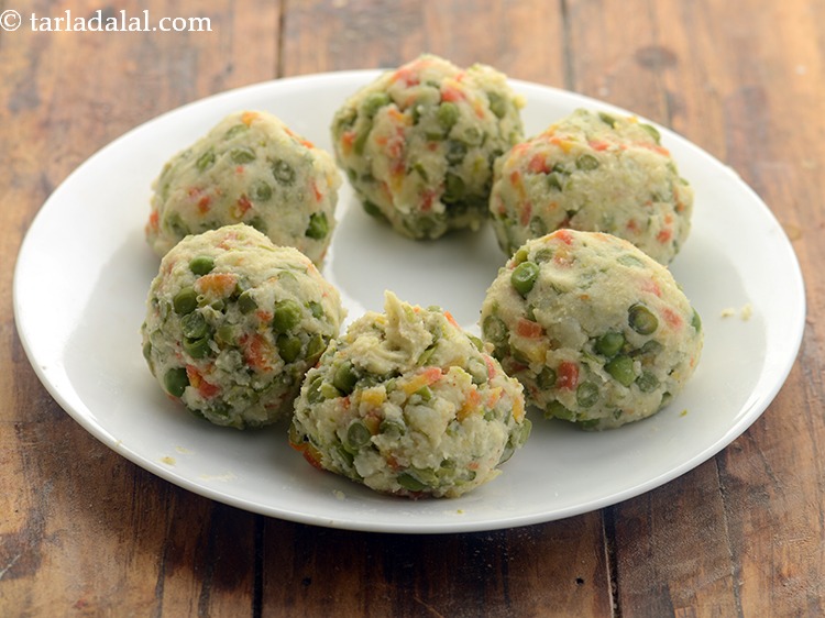 Step 22 – Roll all the portion into round balls.