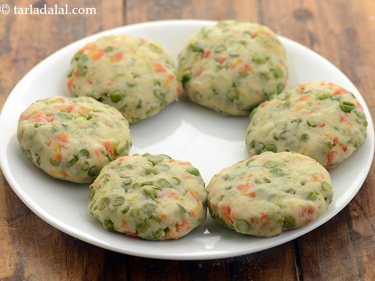 Step 23 – Next, roll all the vegetable cutlets into 75 mm. (3&rdquo;) diameter round cutlet. Ensure there …