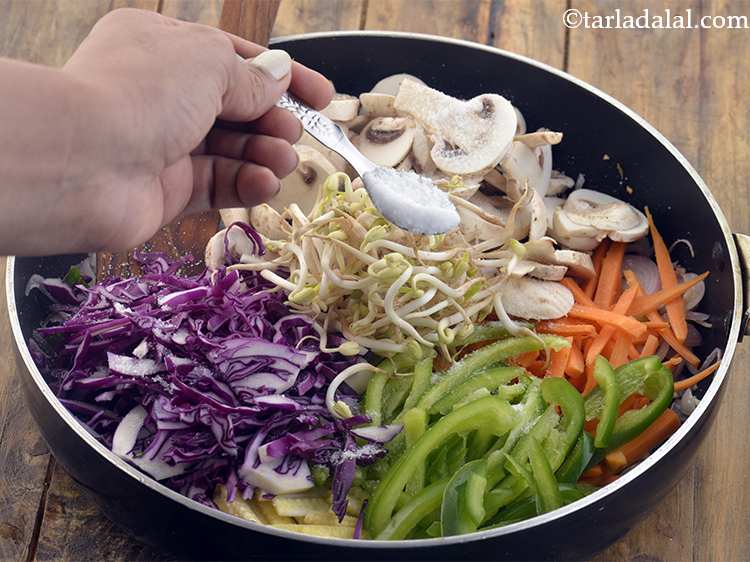 स्टेप 24 – नमक डालें।