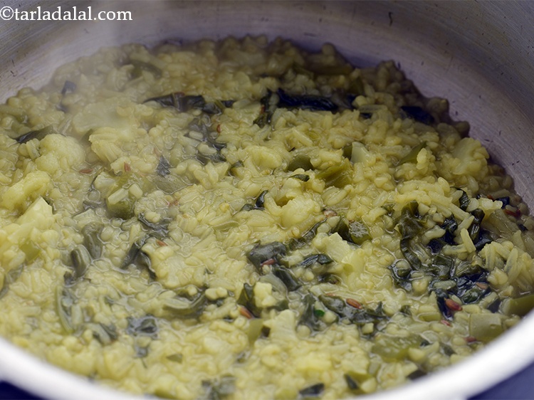 Step 26 – This is how <strong>Dalia Vegetable Khichdi for Babies and Toddlers</strong> will look after cooking.&nbsp;