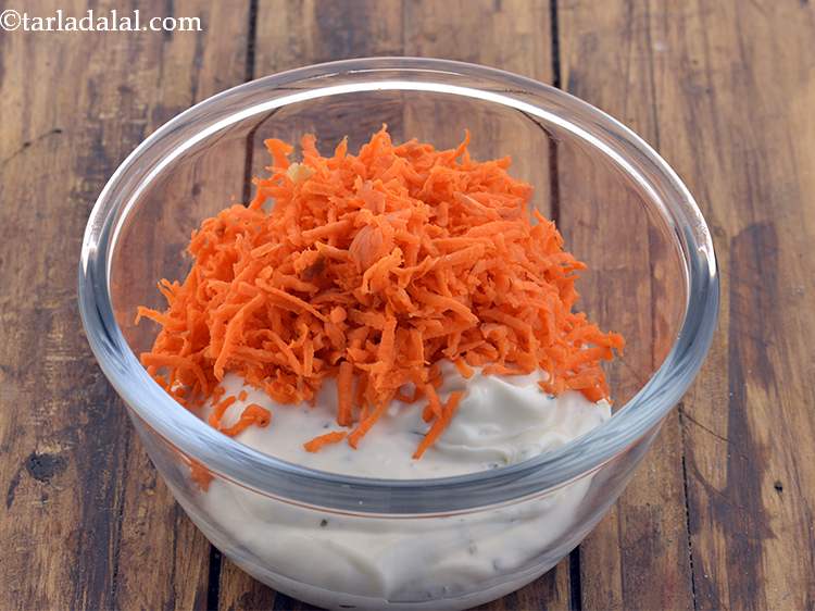 स्टेप 2 – गाजर डालें। ये न केवल एक अच्छा रंग और स्वाद …