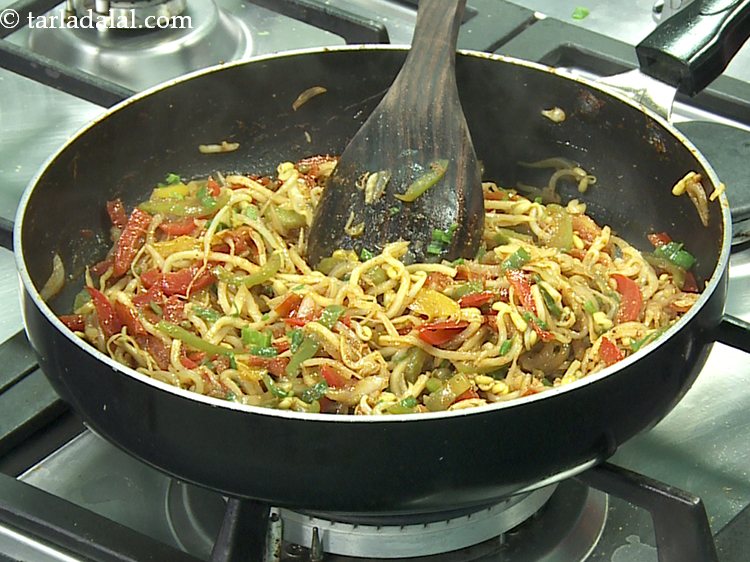 Step 22 – Mix the <strong>noodle stuffing</strong> well.