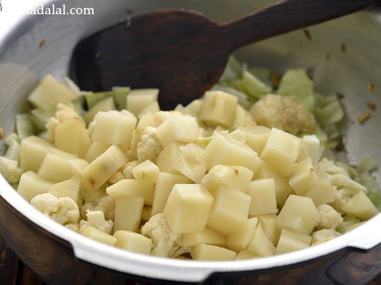 Step 17 – Add the potatoes. Capsicum, carrots, sweet corn, french beans are some other vegetables which you …