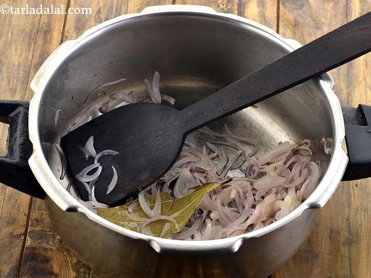 Step 9 – Add the chopped green chilli.