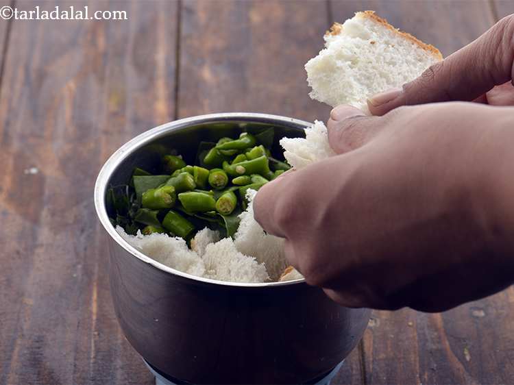 Step 4 – Add the bread slices. Old slices can be used, this makes the chutney more thicker …