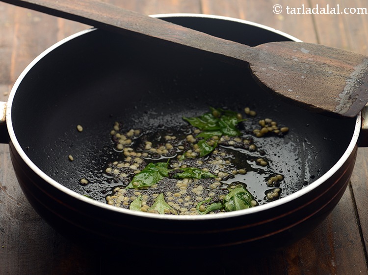 Step 7 – <p>Saute on medium flame for 1 minute.</p>