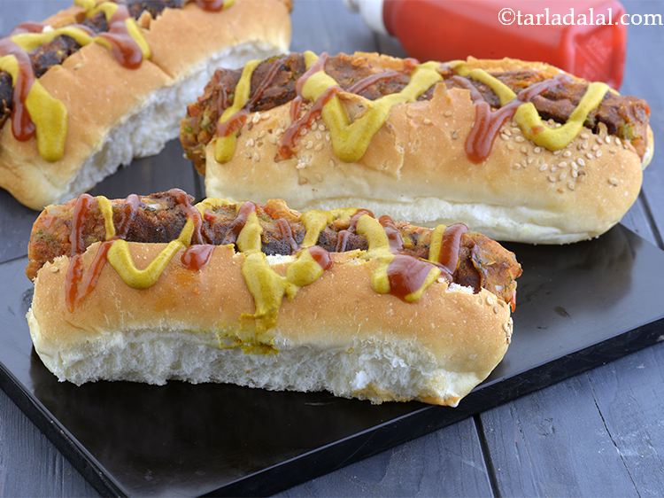 Step 31 – Serve&nbsp;<strong>vegetarian hot dog | Indian style vegetarian hot dog roll | veg hot dog |</strong><strong>&nbsp;</strong>&nbsp;immediately …