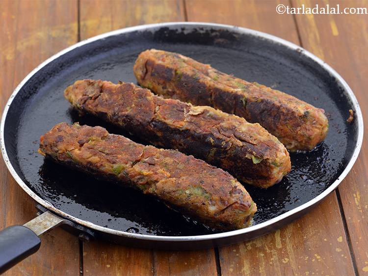 Step 22 – Repeat step 21 to cook 2 more rolls. Keep aside.