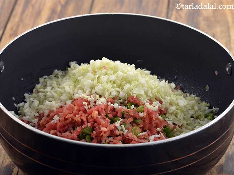 Step 4 – Add the carrot and cabbage.