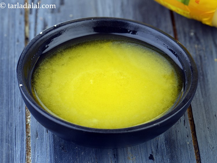 स्टेप 16 – <strong>नमकीन पोंगल साउथ इंडियन ब्रेकफास्ट रेसिपी</strong> के तड़के के लिए, …