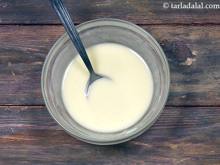 स्टेप 4 – एक चम्मच का उपयोग करके अच्छी तरह मिलाएं और पेस्ट …