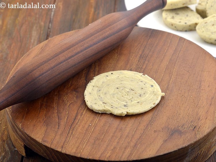 स्टेप 25 – इसी तरह, सभी <strong>दक्षिण भारतीय वेरकी पुरी दिवाली स्पेशल स्नैक</strong> …