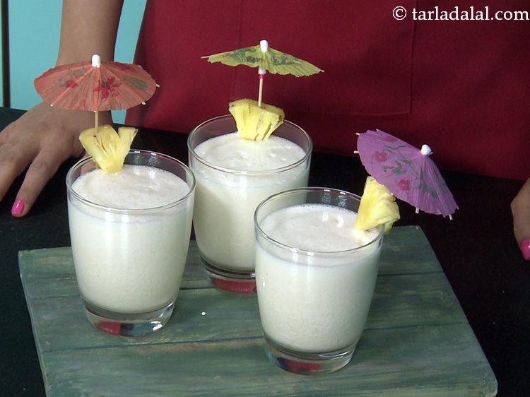 स्टेप 6 – ३ अलग-अलग ग्लास में पेय को समान मात्रा डालें।