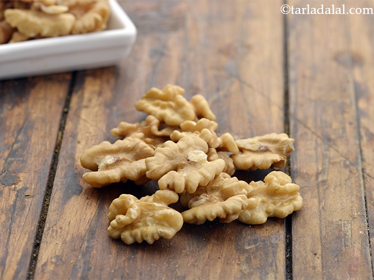 Step 8 – For <strong>Walnut and Paneer Puree for Babies</strong>, first you need good quality walnuts. When purchasing …