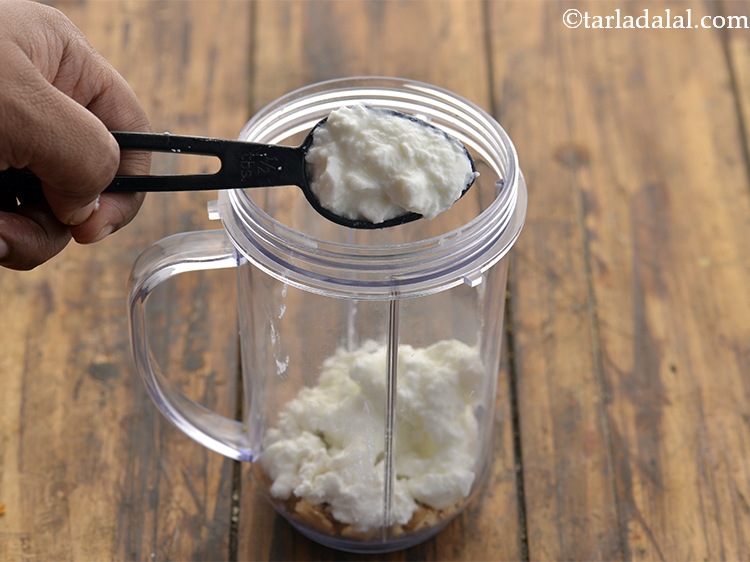 Step 15 – Add curd to the jar as well.&nbsp;