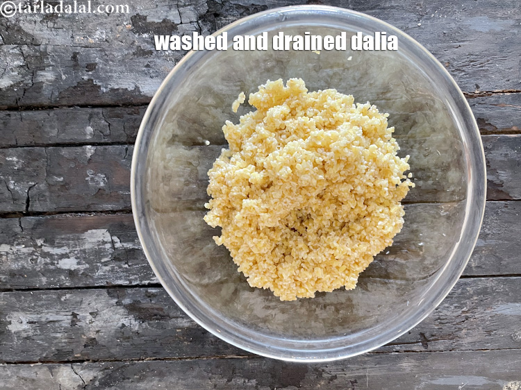 Step 7 – <meta charset="UTF-8" />The washed and drained dalia is ready for use in the&nbsp;<strong>broken wheat, oats …