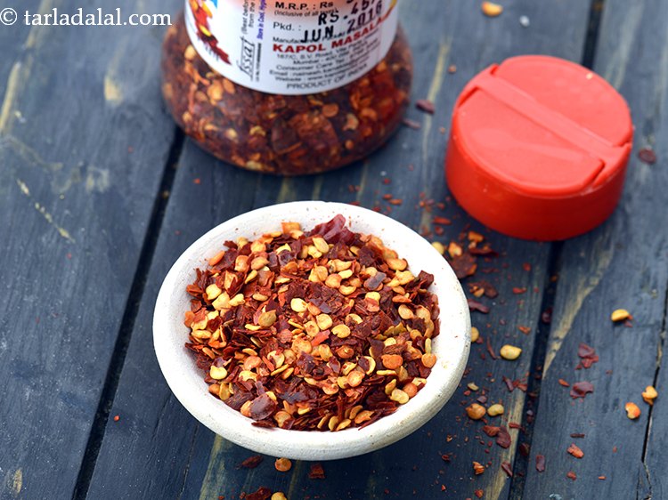 Step 3 – To this add dry red chilli flakes to balance the sweetness of honey.&nbsp;