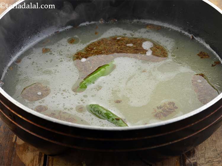 Step 7 – Mix well and bring the <strong>whey soup</strong> to a boil.