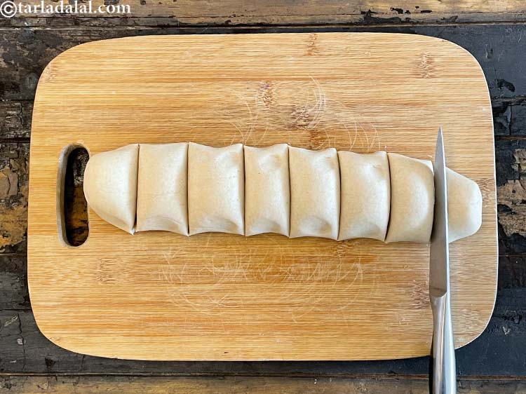 Step 11 – Cut with a knife to make 8 equal parts.