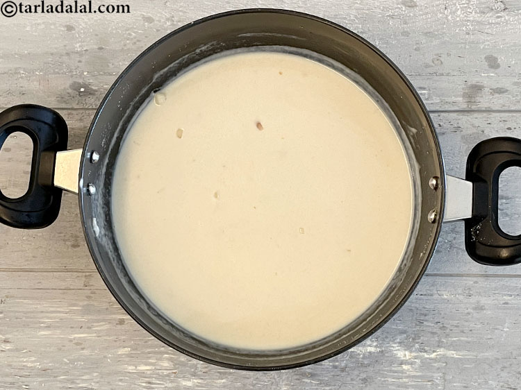 स्टेप 13 – मध्यम आंच पर लगातार हिलाते हुए १ से २ मिनट …