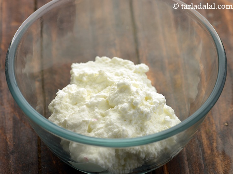 Step 2 – To prepare<strong> yogurt dip recipe | garlicky yogurt party dip | 10 minute curd dip …