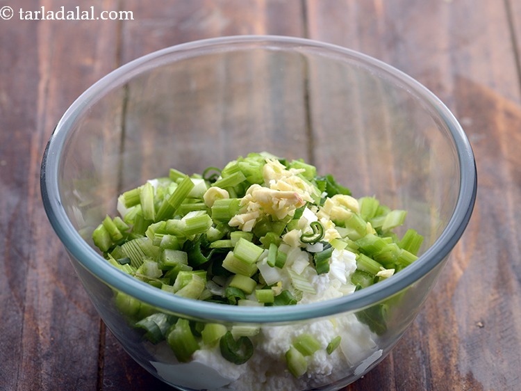 Step 5 – Add garlic. It will enhance the flavour of our dip.&nbsp;