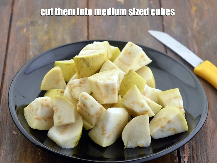 Step 2 – <p><span style="background-color:white;">Wash the guava and dry it with the help of a kitchen towel. Place …