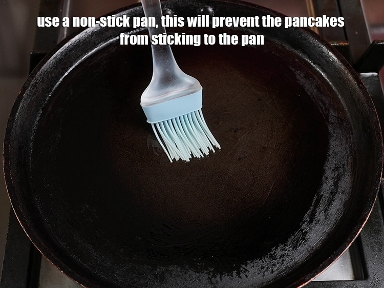 Step 16 – <p>Use a non-stick pan, this will prevent the pancakes from sticking to the pan.</p>