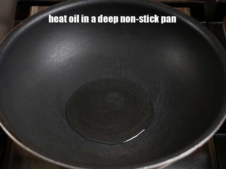 Step 10 – <p>Heat 2 tsp oil in a deep non-stick pan.</p>