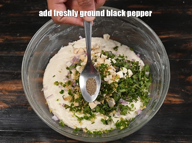 Step 14 – <p>Add <span style="background-color:rgb(255,255,255);color:rgb(0,0,0);">1/2 tsp </span><a href="https://www.tarladalal.in/glossary-freshly-ground-black-pepper-kalimirch-powder-kali-mirch-ka-powder-567i"><u>freshly ground black pepper (kalimirch)</u></a><u>.</u></p>