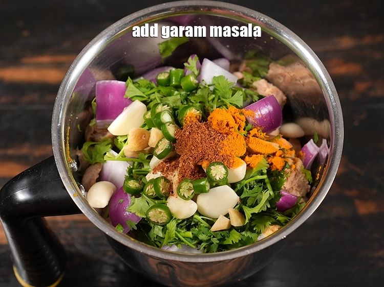 Step 16 – <p>Add ¼ tsp garam masala.</p>